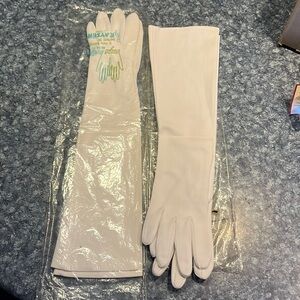 2 pairs of white long gloves vintage